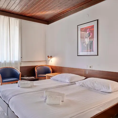 Aldeamento Turístico Koversada 2*