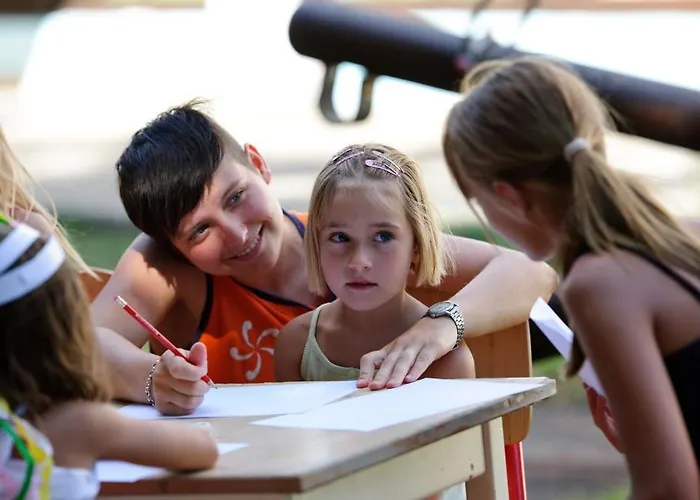 Koversada 假日公园 2*